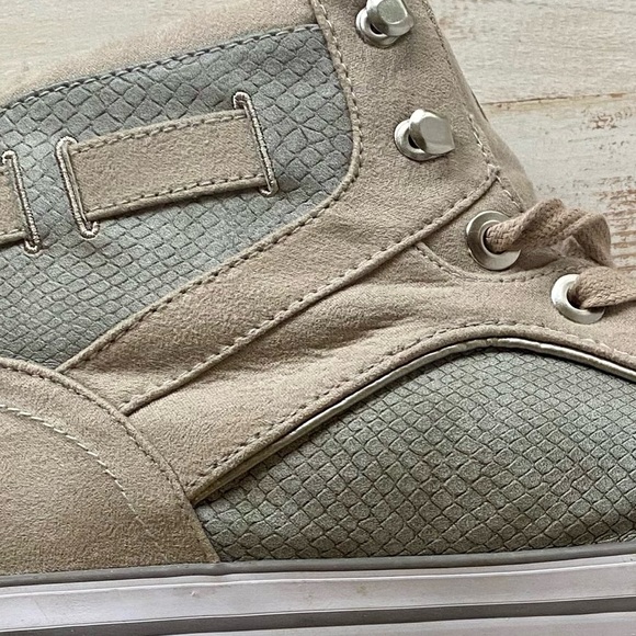 G by GUESS hi-top sneakers GGOPALL 12 womens sz 10 shoes gray tan streetwear EUC - Picture 8 of 14